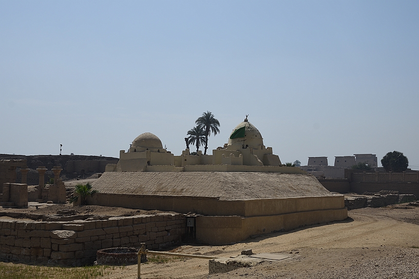08 MAK_6079.jpg - Prima della moschea, il sito ospitava una chiesa romana del 395 d.C., a sua volta convertita in moschea intorno al 640 d.C.